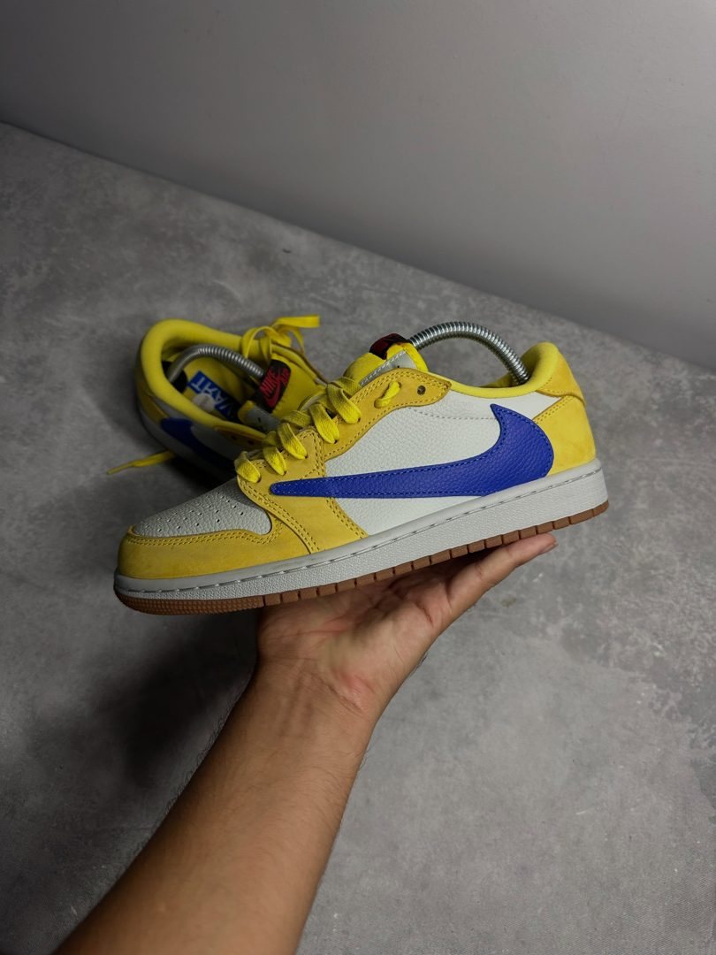 Jordan 1 Low Travis