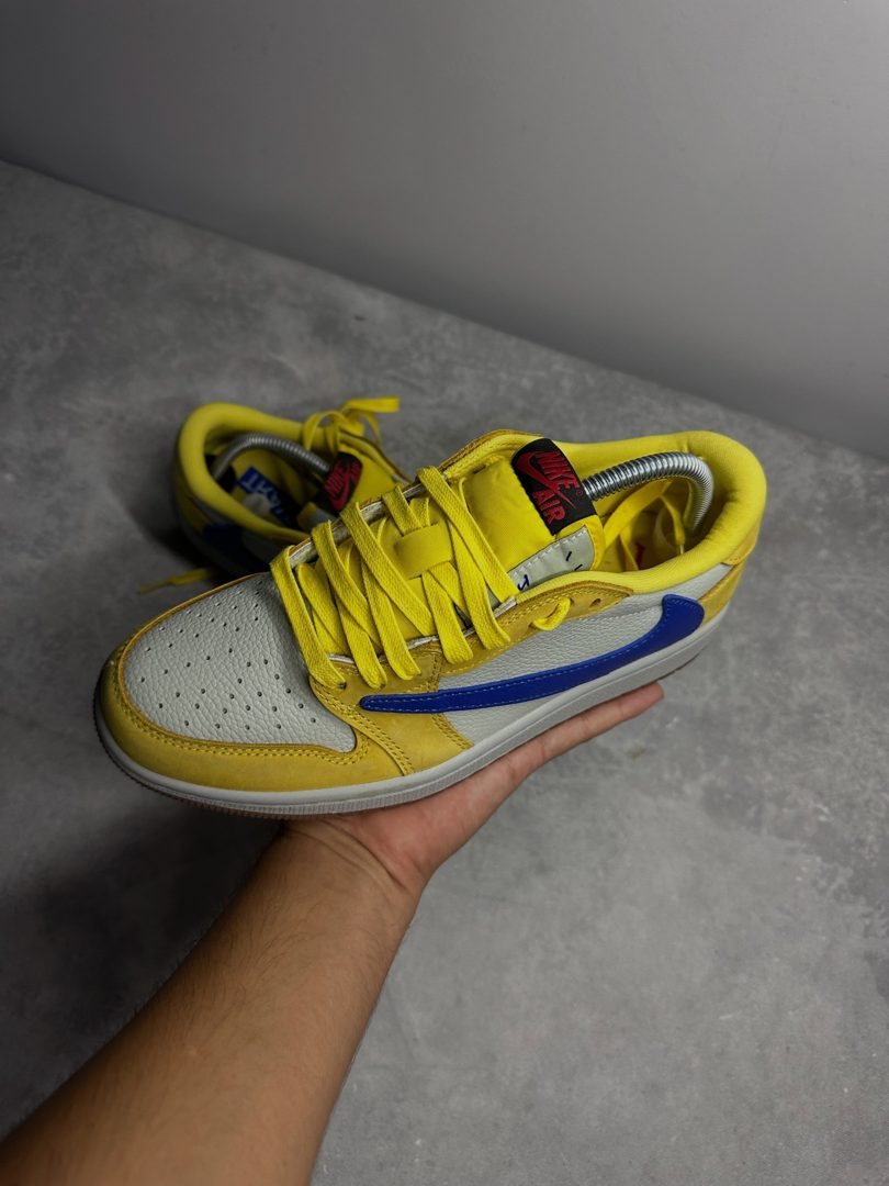Jordan 1 Low Travis
