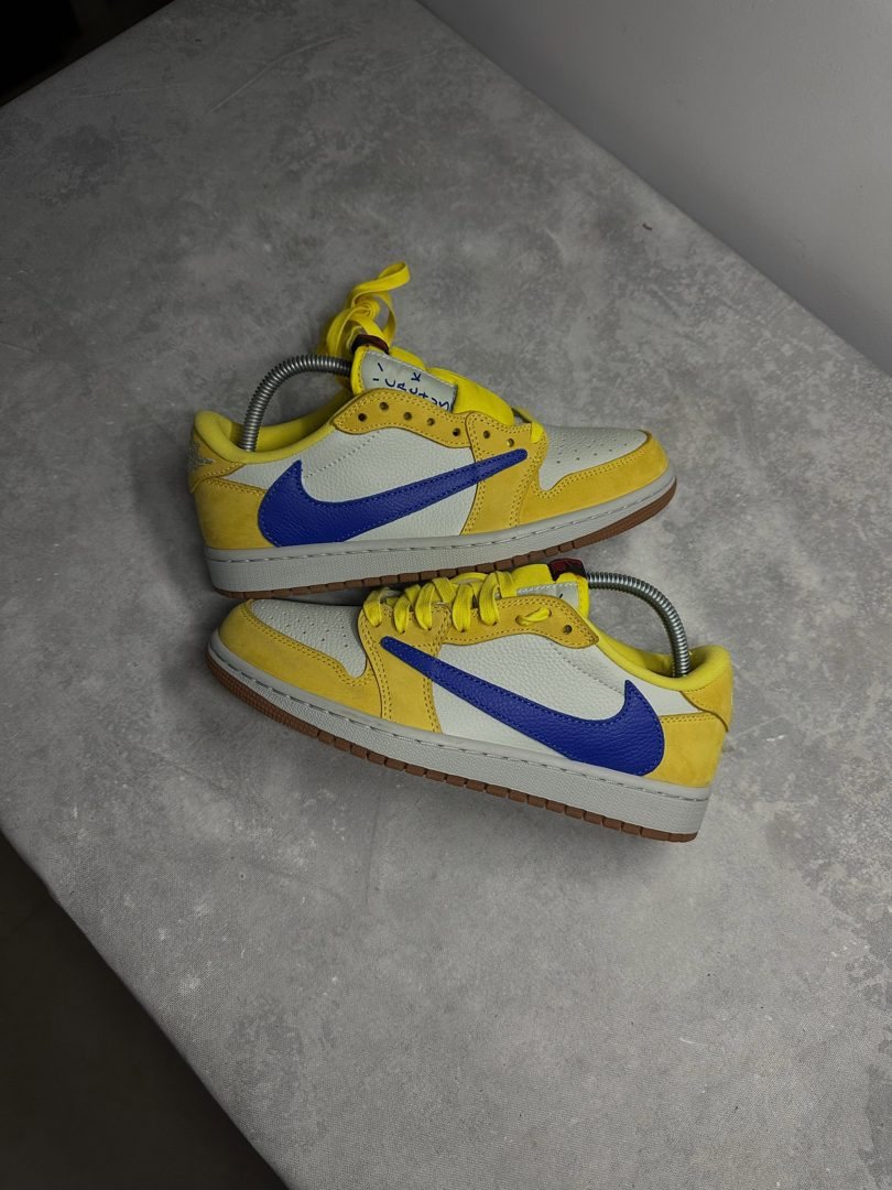 Jordan 1 Low Travis